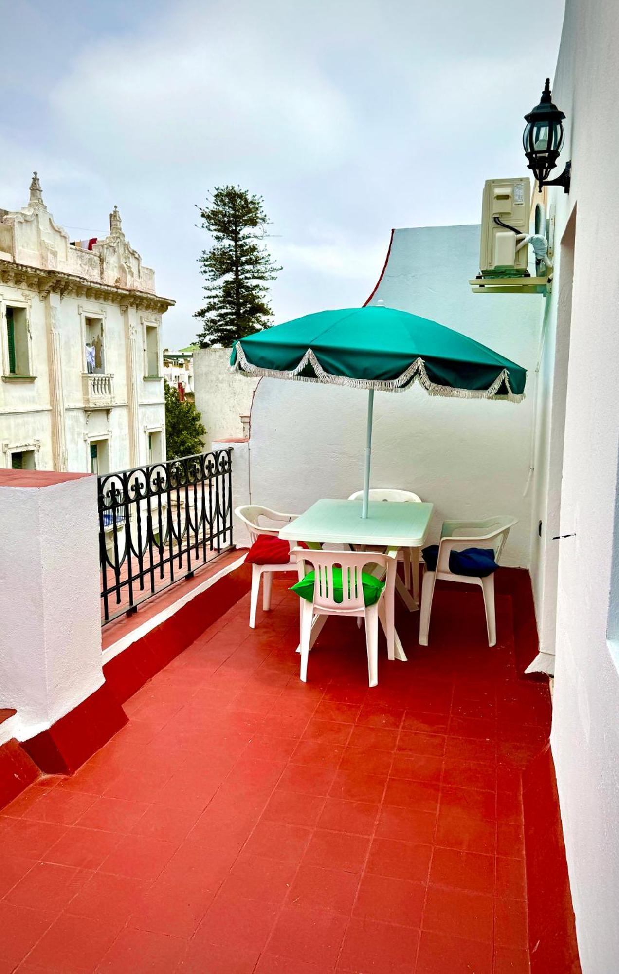 Joli Appart Avec Terrasse Au Centre Ville Tetouan Exterior photo